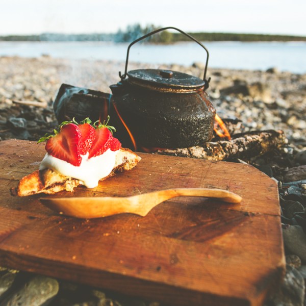 Nutellatoast med jordgubbar och&nbsp;vispgrädde